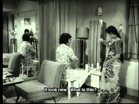 Nizhal Nijamakirathu - Full Length Tamil Classic Movie - English Subtitles - Kamal Haasan & Sumitra