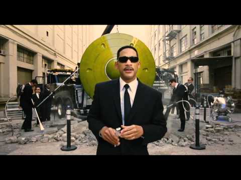 MEN IN BLACK 3 Film Clip - 'Turn Your Cell Phone Off'