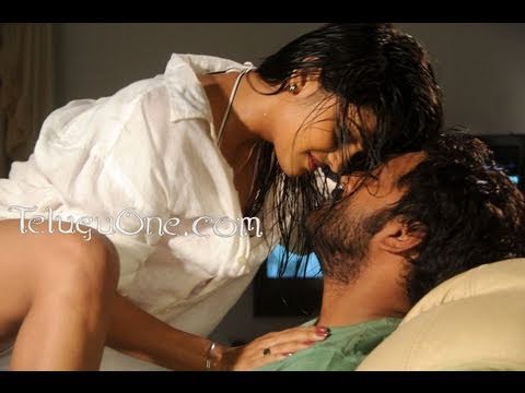 Romancing Video of - Telugu Villain and Heroine