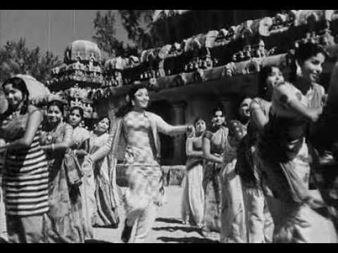 Tamil Movie Song - Server Sundaram - Silai Eduthaan Oru Chinna Pennukku