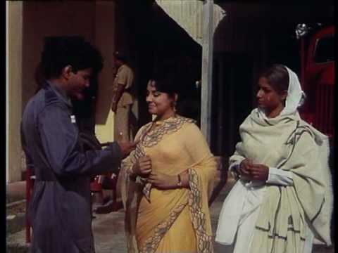 Aradhana - Emotional Scene - Introduction of Suraj - Sharmila Tagore, Rajesh Khanna & Farida Jalal