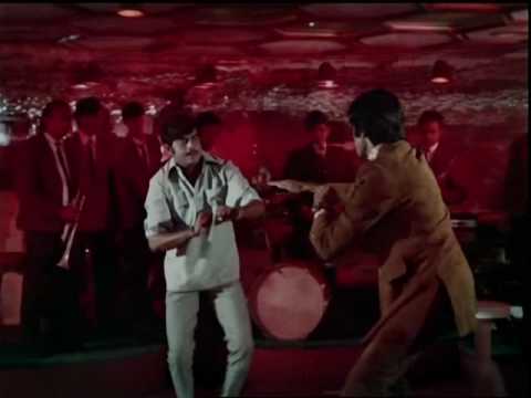Bombay To Goa Comedy Scenes - Amitabh Bachchan &Shatrughan Sinha's Fight Scene