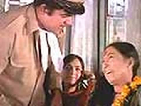 Bombay To Goa Comedy Scenes - Snake In The Bus - Mehmood, Lalita Pawar &Aruna Irani